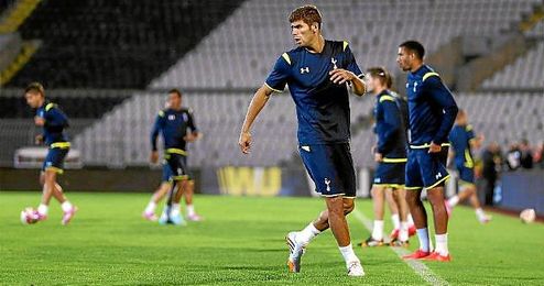 Fazio, durante un entrenamiento con el Tottenham. Fazio, durante un entrenamiento con el Tottenham.