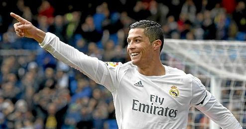 El portugués, celebrando un tanto. El portugués, celebrando un tanto.