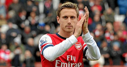 Monreal renueva con el Arsenal. Monreal renueva con el Arsenal.