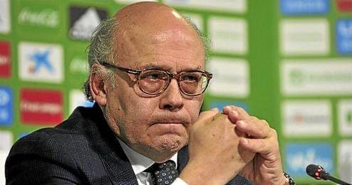 Ollero seguirá, por el momento, en la presidencia del club. Ollero seguirá, por el momento, en la presidencia del club.
