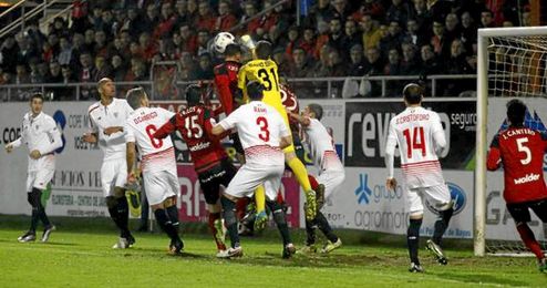 El Sevilla ha sido muy superior al Mirandés. El Sevilla ha sido muy superior al Mirandés.