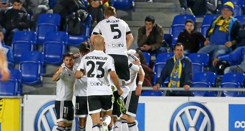 Los jugadores del Valencia celebran el gol de Rodrigo. Los jugadores del Valencia celebran el gol de Rodrigo.