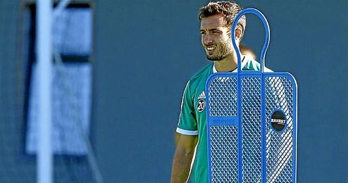 Germán Pezzella, en un entrenamiento del Real Betis. Germán Pezzella, en un entrenamiento del Real Betis.
