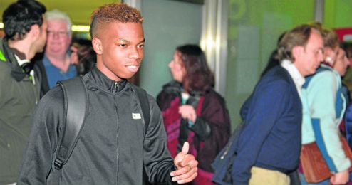 Musonda llegó ayer a Sevilla para firmar por el Betis. Musonda llegó ayer a Sevilla para firmar por el Betis.