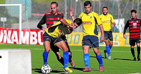 Fran Delgado, ante el Gerena en la 14/15. Fran Delgado, ante el Gerena en la 14/15.