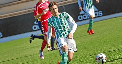 Imagen de Narváez, nuevo delantero del Betis B, ante el Murcia. Imagen de Narváez, nuevo delantero del Betis B, ante el Murcia.