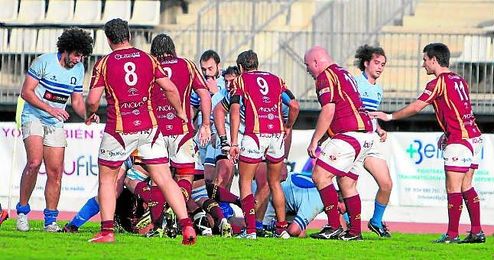 Ambos suman las mismas victorias (8) y derrotas (7). Ambos suman las mismas victorias (8) y derrotas (7).