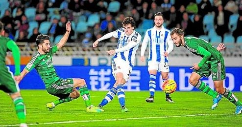 Álvaro Cejudo vio su quinta amarilla contra la Real Sociedad. Álvaro Cejudo vio su quinta amarilla contra la Real Sociedad.