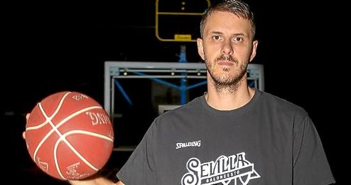 "Espero que la gente nos ayude a ganar". "Espero que la gente nos ayude a ganar".