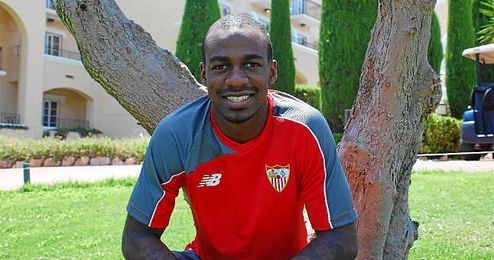Paso efímero del francés por el Sevilla. Paso efímero del francés por el Sevilla.