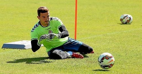Javi Varas, durante un entrenamiento de Las Palmas. Javi Varas, durante un entrenamiento de Las Palmas.
