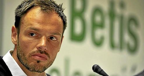 Heiko Westermann, en la sala de prensa del Real Betis. Heiko Westermann, en la sala de prensa del Real Betis.