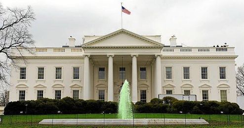 El consejero delegado de Apple ha advertido de que no acatarán la solicitud de una juez estadounidense para ayudar al FBI. El consejero delegado de Apple ha advertido de que no acatarán la solicitud de una juez estadounidense para ayudar al FBI.