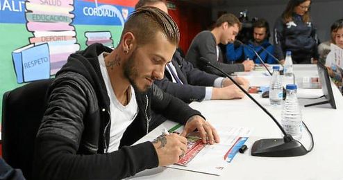 Diogo, en rueda de prensa. Diogo, en rueda de prensa.