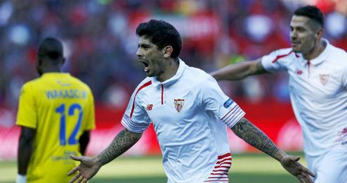 Banega sigue sin renovar con el Sevilla. Banega sigue sin renovar con el Sevilla.