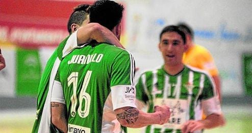 El Betis FSN pudo finalmente arañar un punto en la visita del Hércules San Vicente a Dos Hermanas. El Betis FSN pudo finalmente arañar un punto en la visita del Hércules San Vicente a Dos Hermanas.