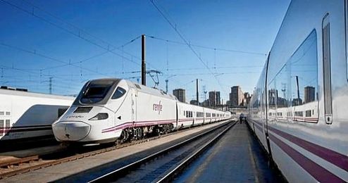 El AVE es el segundo tren más rápido a nivel europeo. El AVE es el segundo tren más rápido a nivel europeo.