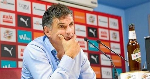 El técnico vasco, en sala de prensa. El técnico vasco, en sala de prensa.