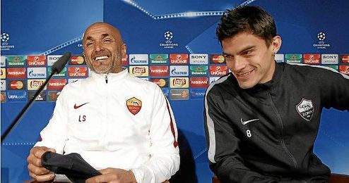 Diego Perotti junto a su técnico, Spalleti Diego Perotti junto a su técnico, Spalleti