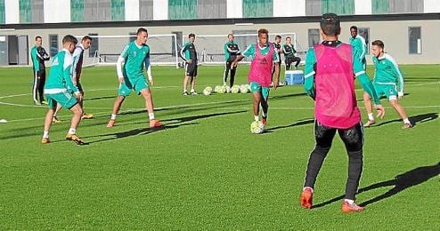 Imagen de la sesión vespertina del Betis. Imagen de la sesión vespertina del Betis.
