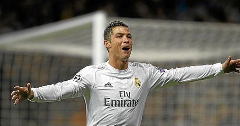 Ronaldo abrió el marcador ante la Roma en el Bernabéu. Ronaldo abrió el marcador ante la Roma en el Bernabéu.