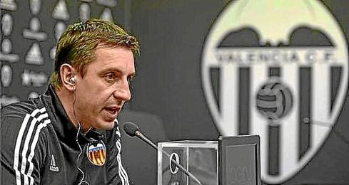 En la imagen, Gary Nevilla en rueda de prensa. En la imagen, Gary Nevilla en rueda de prensa.
