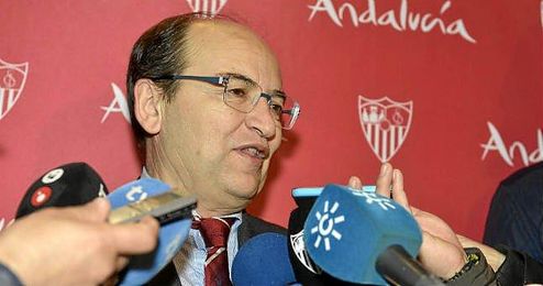 José Castro, en el aeropuerto San Pablo. José Castro, en el aeropuerto San Pablo.