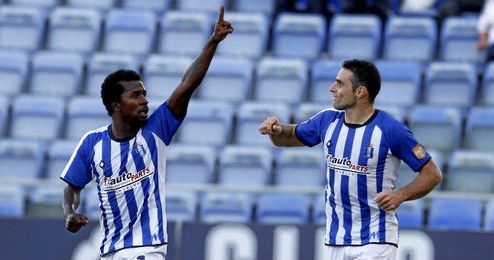 En la imagen, los jugadores del Recre celebran un gol. En la imagen, los jugadores del Recre celebran un gol.