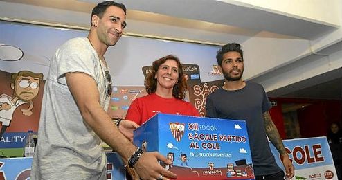 Rami, junto a Trémoulinas en el acto de ´Sácale partido al cole´. Rami, junto a Trémoulinas en el acto de ´Sácale partido al cole´.
