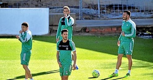 En la imagen, Xavi Torres, Portillo, Cejudo y Molinero durante un entrenamiento. En la imagen, Xavi Torres, Portillo, Cejudo y Molinero durante un entrenamiento.