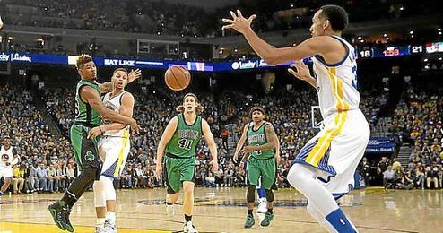 Imagen del partido entre los Warriors y los Celtics en el Oracle Arena. Imagen del partido entre los Warriors y los Celtics en el Oracle Arena.