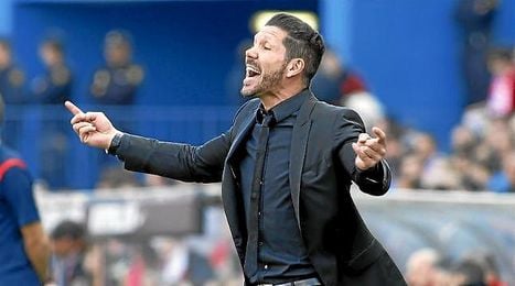 Simeone, en la banda del Vicente Calderón. Simeone, en la banda del Vicente Calderón.