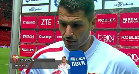 Vitolo, atendiendo a los medios. Vitolo, atendiendo a los medios.