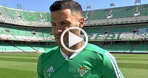 Bruno atiende a los medios del Betis en el Benito Villamarín. Bruno atiende a los medios del Betis en el Benito Villamarín.