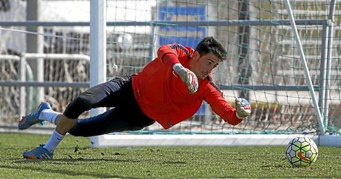 Mariño, en un entrenamiento con el Levante. Mariño, en un entrenamiento con el Levante.