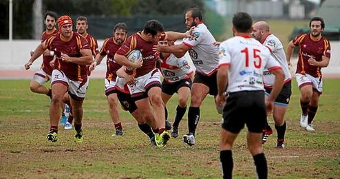 Almería y Helvetia despiden la temporada con un gran partido. Almería y Helvetia despiden la temporada con un gran partido.