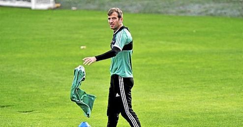 Van der Vaart estudia opciones para salir. Van der Vaart estudia opciones para salir.