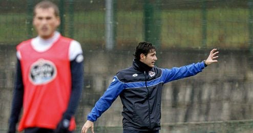 Víctor Sánchez del Amo dirige una sesión. Víctor Sánchez del Amo dirige una sesión.