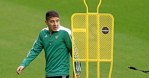 Portillo, durante un entrenamiento del Betis. Portillo, durante un entrenamiento del Betis.