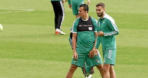 Damiao y Pezzella, en el entrenamiento de este jueves. Damiao y Pezzella, en el entrenamiento de este jueves.