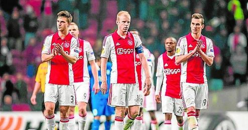 Joël Veltman, el vinculado Davy Klassen y el deseado Arkadiusz Milik, a la derecha. Joël Veltman, el vinculado Davy Klassen y el deseado Arkadiusz Milik, a la derecha.