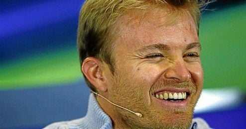 Rosberg podría estrenarse en Sochi como ganador y lograr su séptima victoria consecutiva. Rosberg podría estrenarse en Sochi como ganador y lograr su séptima victoria consecutiva.