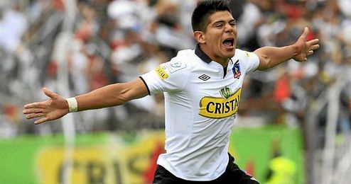 Colo Colo habría tasado a Esteban Pavez en 2,5 millones de dólares. Colo Colo habría tasado a Esteban Pavez en 2,5 millones de dólares.