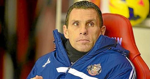 Gustavo Poyet llegará esta tarde a Sevilla. Gustavo Poyet llegará esta tarde a Sevilla.