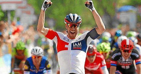 Mañana, se disputa la decimoctava etapa entre Muggio y Pinerolo, de 234 kilómetros. Mañana, se disputa la decimoctava etapa entre Muggio y Pinerolo, de 234 kilómetros.
