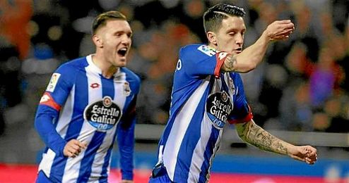 En la imagen, Lucas Pérez y Luis Alberto. En la imagen, Lucas Pérez y Luis Alberto.