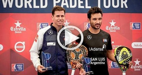 Paquito Navarro y Sanyo Gutiérrez posan con el segundo premio. Paquito Navarro y Sanyo Gutiérrez posan con el segundo premio.