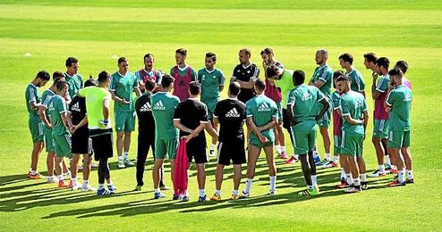 La temporada del Betis ha estado marcada por la irregularidad, los vaivenes institucionales y algunos errores en la planificación. La temporada del Betis ha estado marcada por la irregularidad, los vaivenes institucionales y algunos errores en la planificación.
