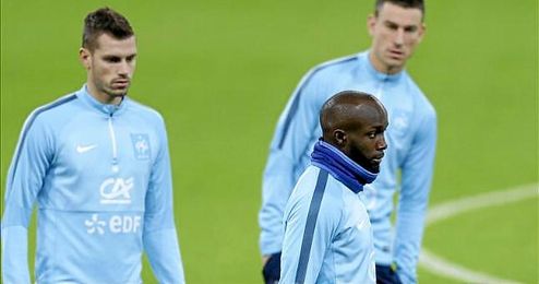 Diarra y Schneiderlin en un entrenamiento de la selección francesa. Diarra y Schneiderlin en un entrenamiento de la selección francesa.