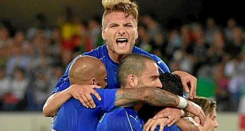 Immobile, celebrando uno de los dos goles de Italia. Immobile, celebrando uno de los dos goles de Italia.
